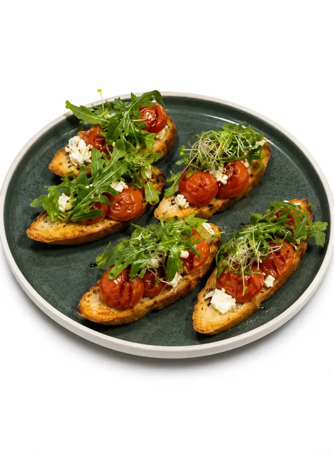 Tapas con tomate confitado